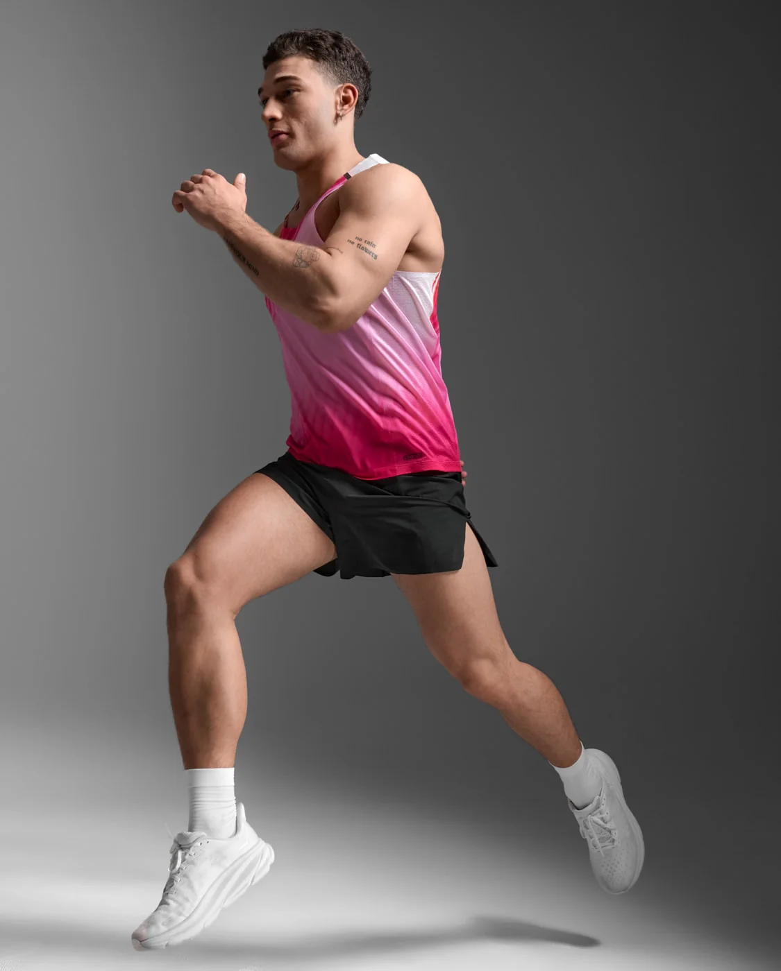 2XU Men Light Speed React Singlet - Fuchsia Grad / Black Reflective - Image 4
