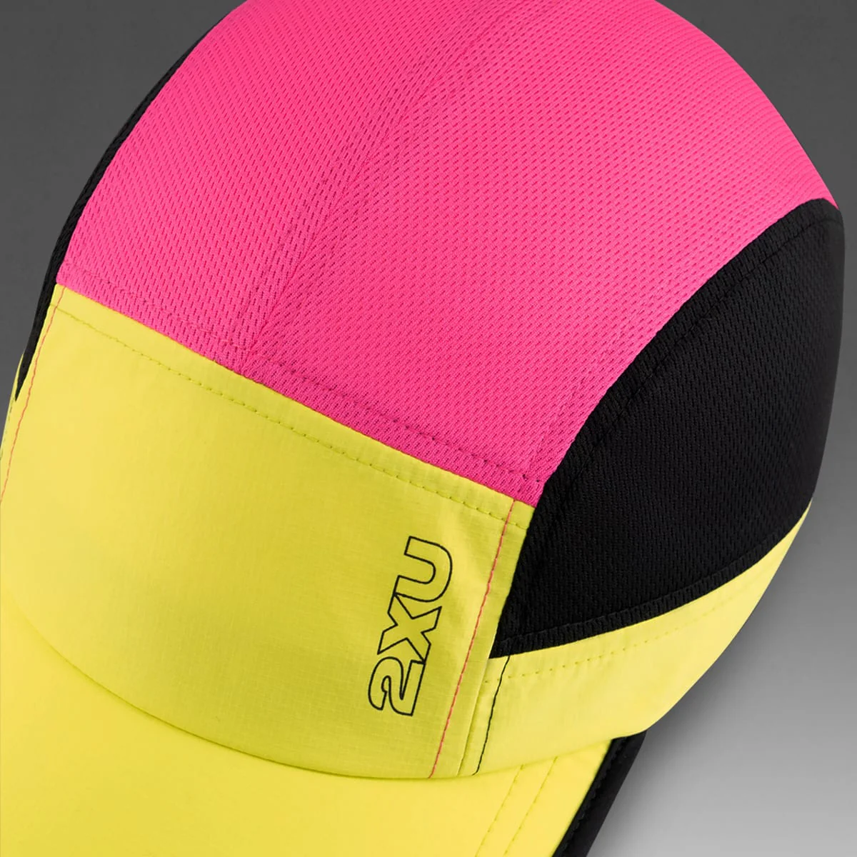 2XU Unisex Light Speed Cap - Volt / Fuchsia - Image 2