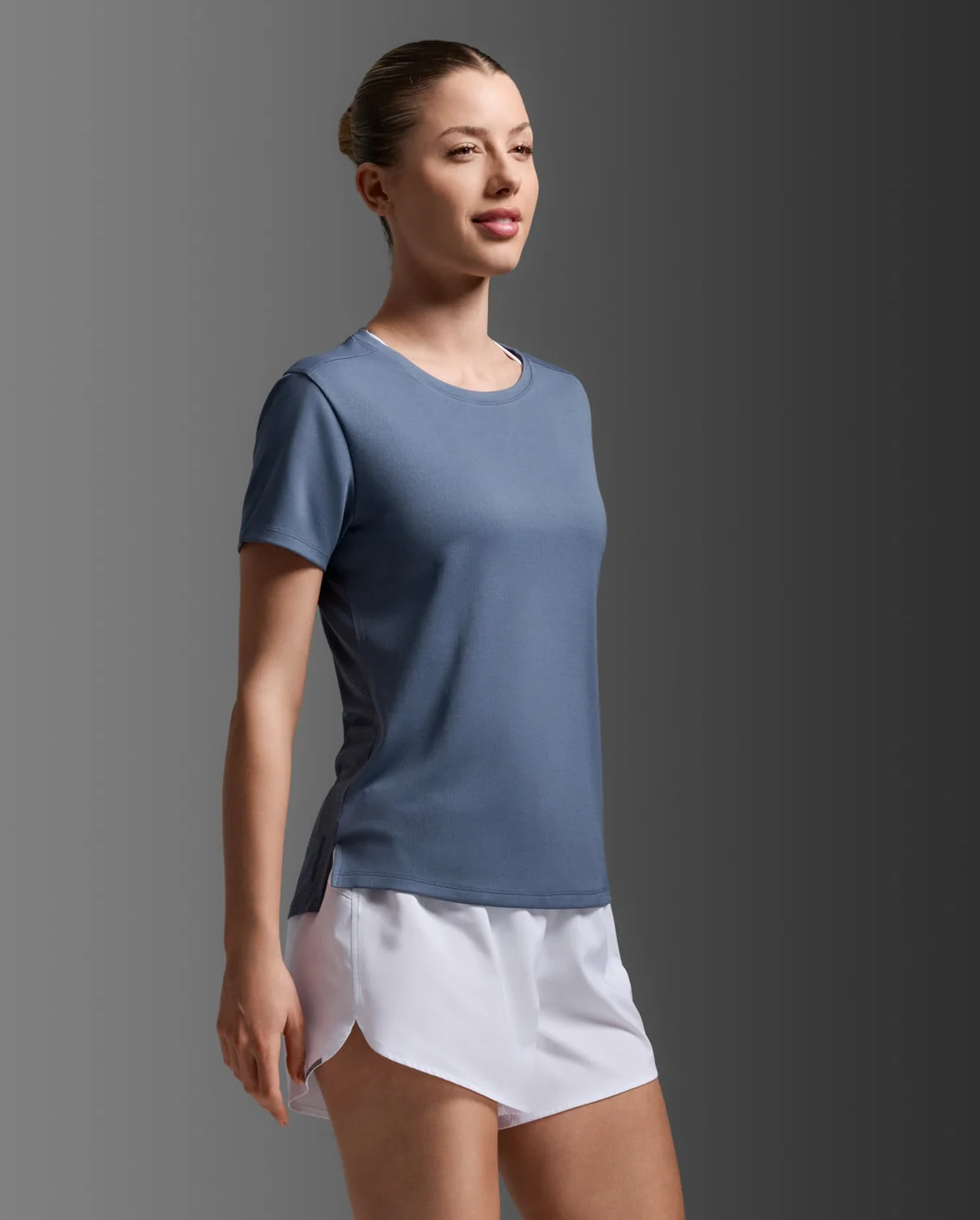 2XU Women Aero Mesh Tee - Indigo / Indigo Reflective - Image 3