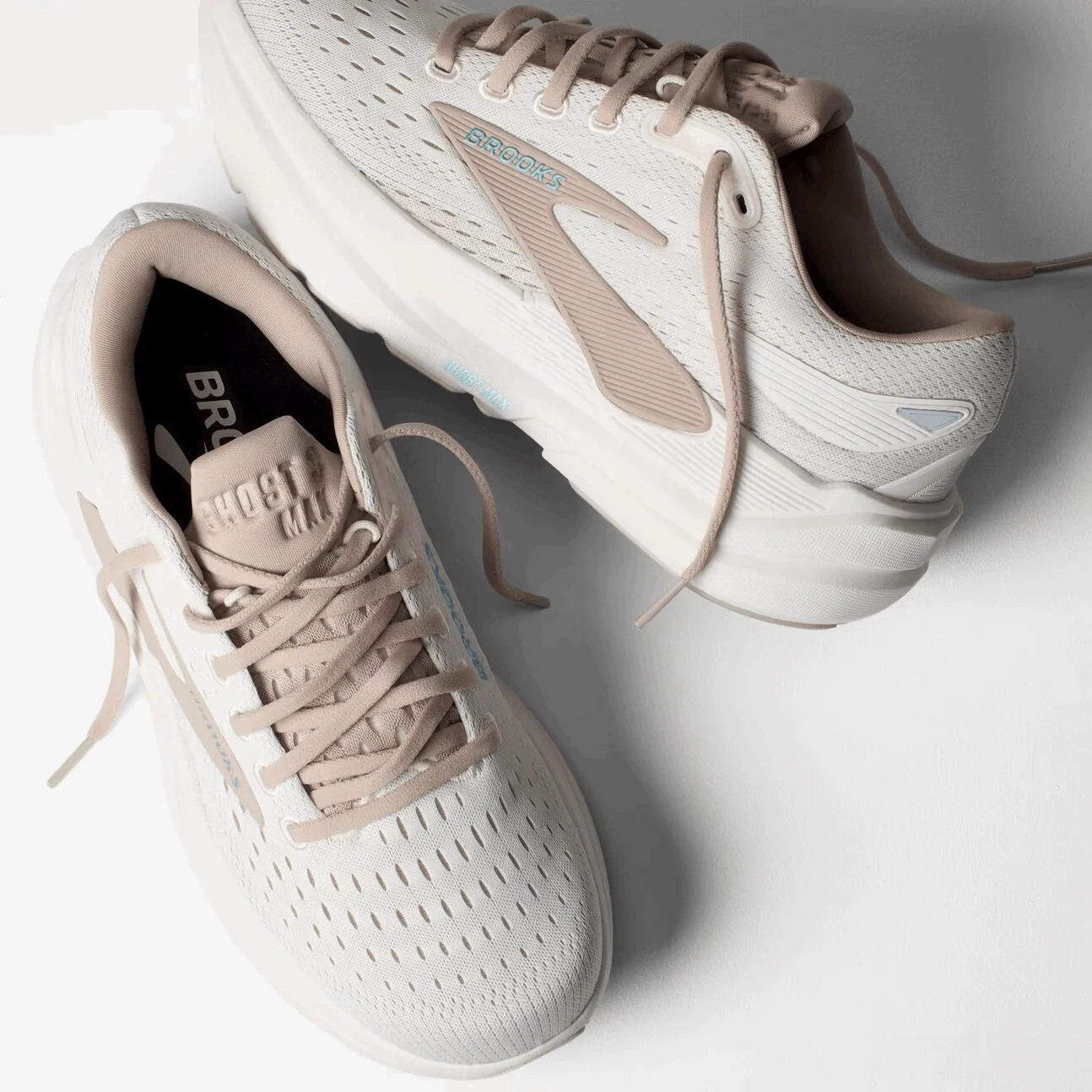 Brooks Women Ghost Max 3 Wide - Coconut / Chateau Grey / Blue - Image 2
