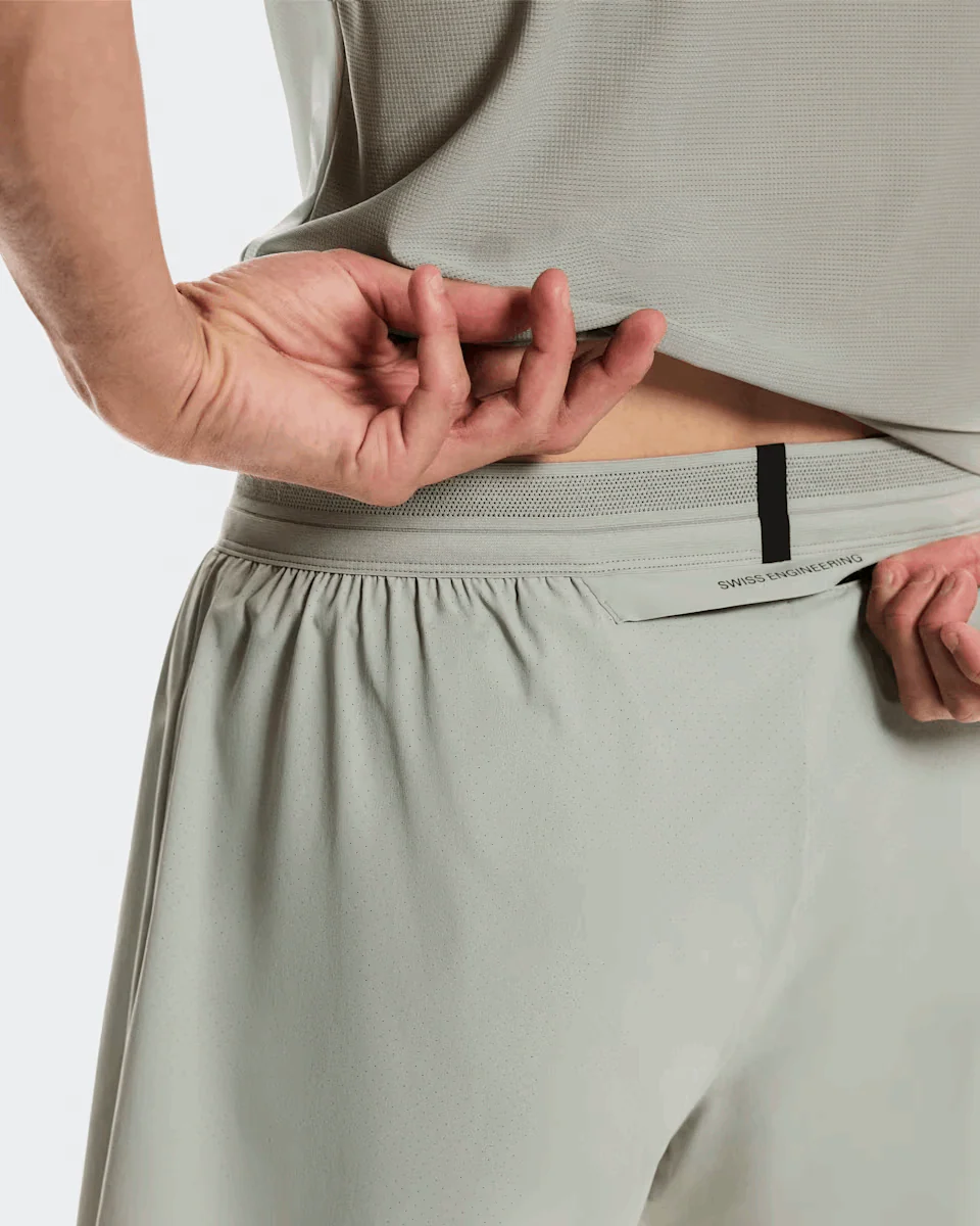 On Men 5 Inch Performance Shorts - Tin - Image 5