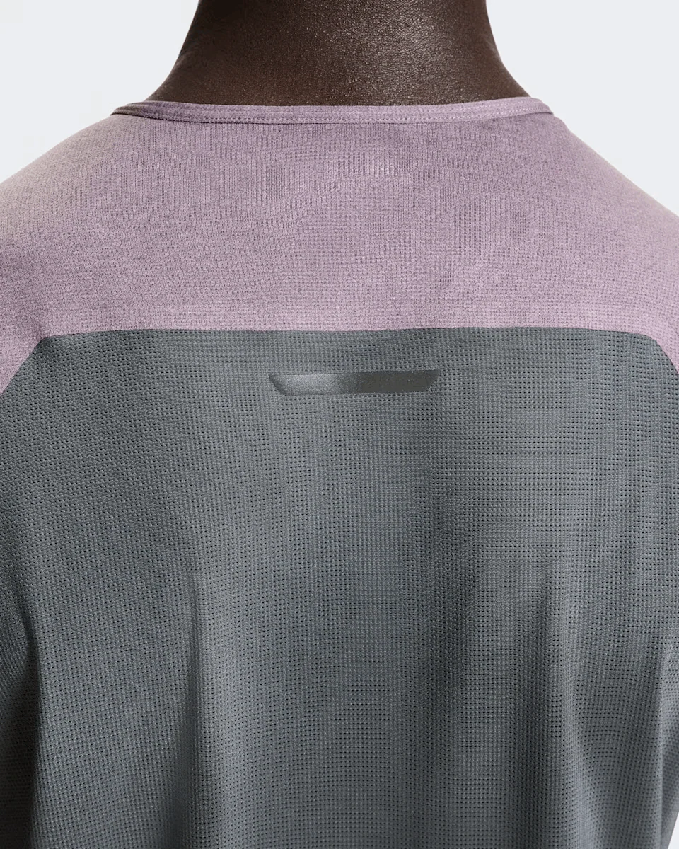 On Men Performance-T - Dewberry / Eclipse - Image 5