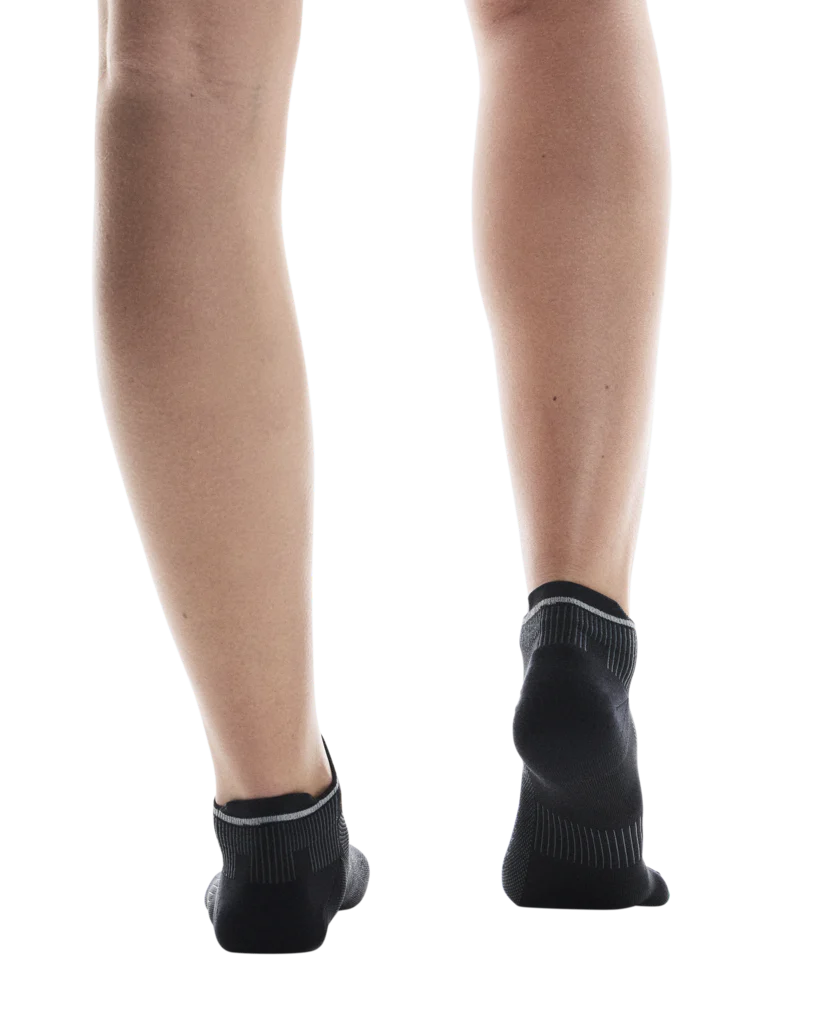 On Unisex Elite Run Sock Low - Black / Magnet - Image 4