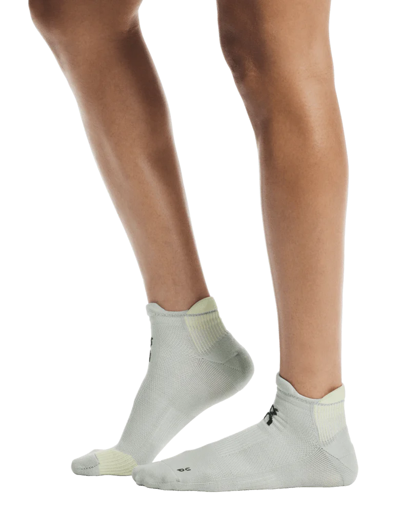 On Unisex Performance Run Sock Low - Tin / Lemonade - Image 5