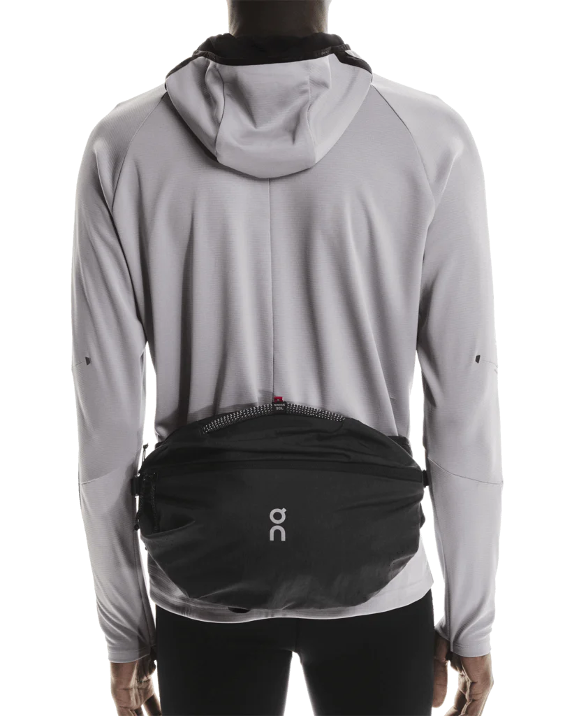 On Unisex Sling Pack 9L - Magnet / Black - Image 4